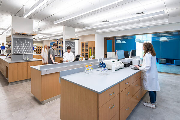 High-Tech Chemistry Teaching Lab